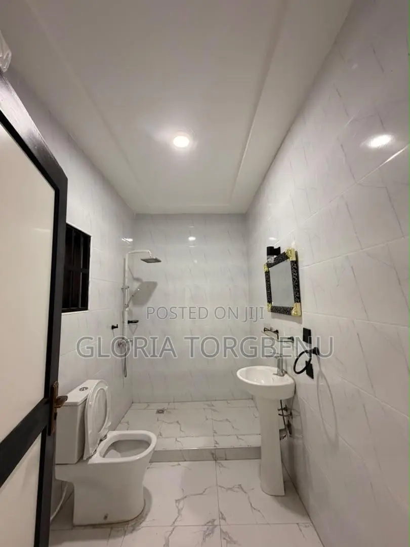 4bdrm House in Ashaley Botwe for sale
