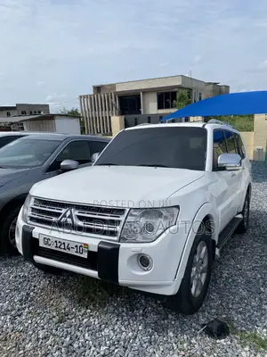 Mitsubishi Pajero 2010 White