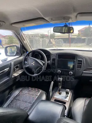 Mitsubishi Pajero 2010 White