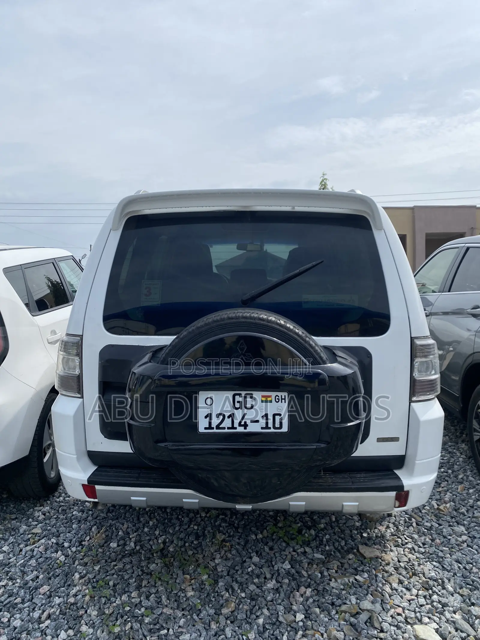 Mitsubishi Pajero 2010 White