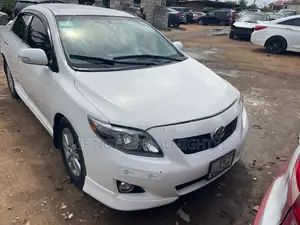 Toyota Corolla 2010 White