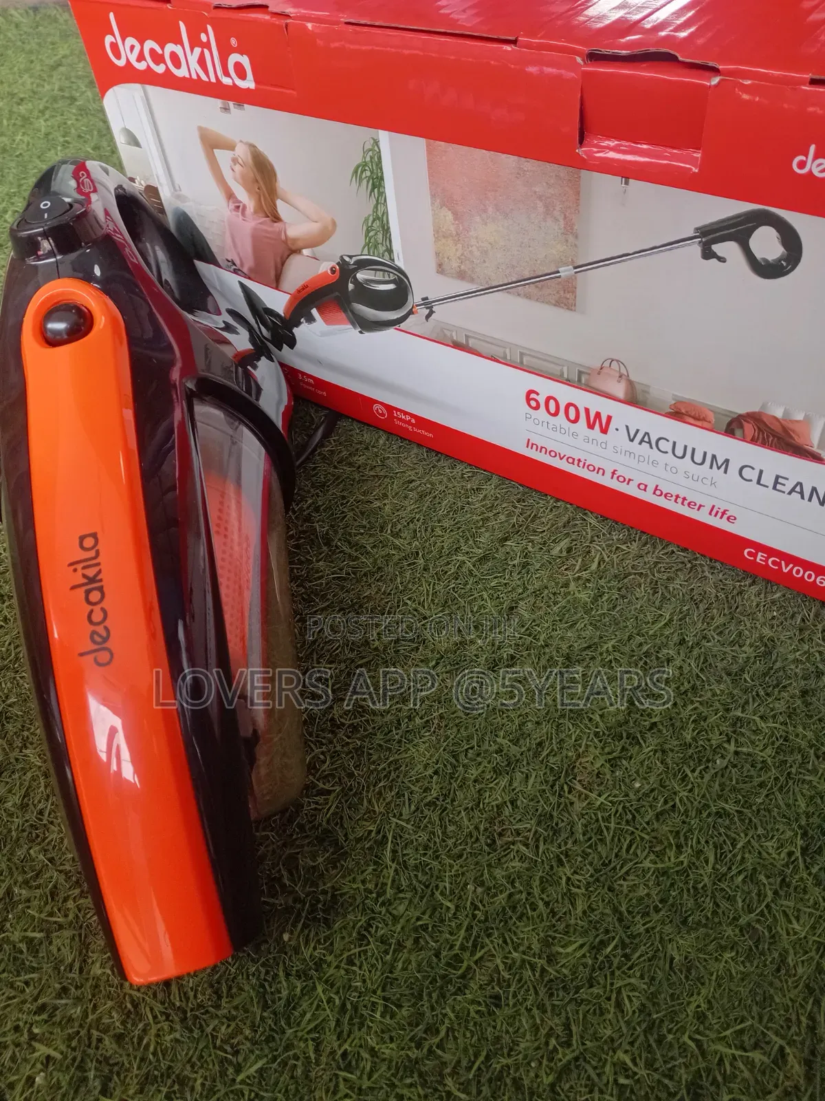 Convenient Vacuum Cleaner for Floors and Carpets
