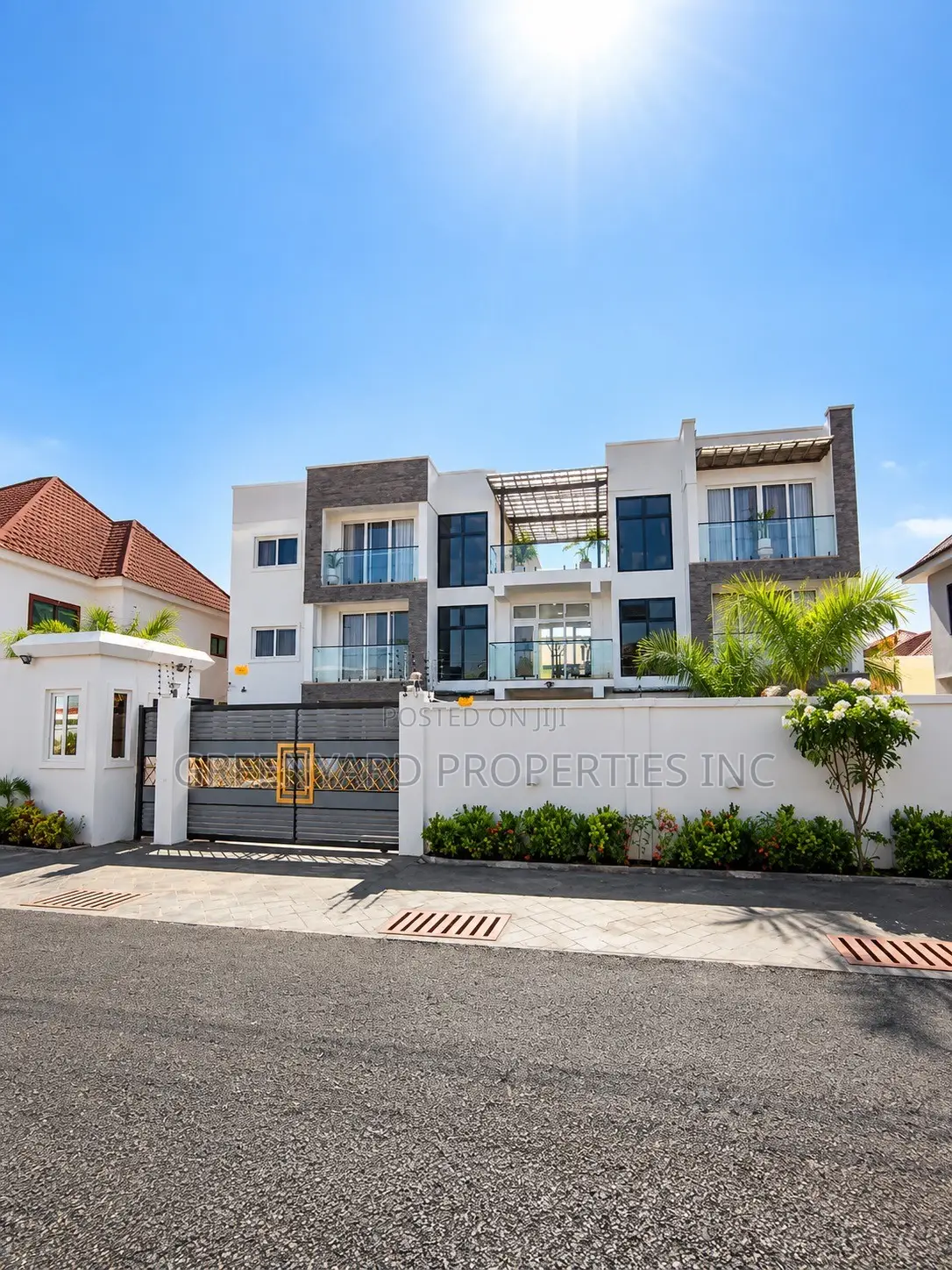 3bdrm Apartment in American House, East Legon for sale