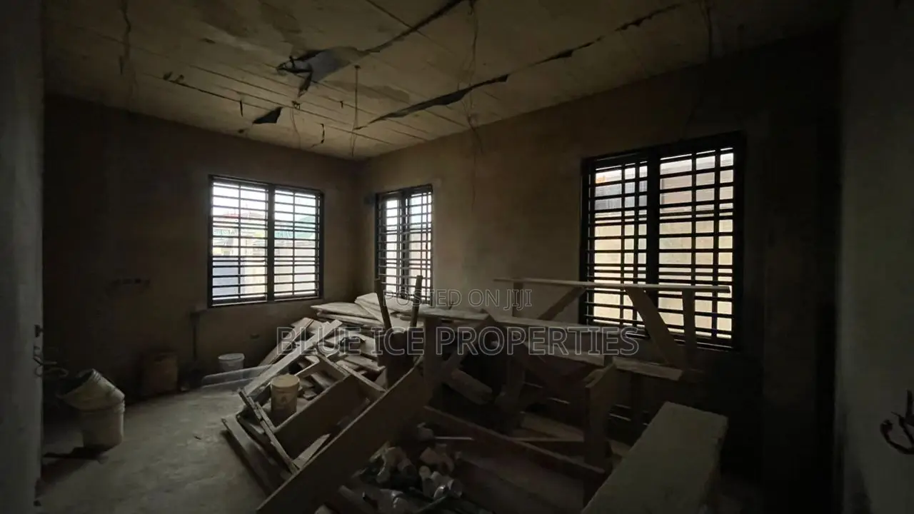 4bdrm Duplex in Anaji, Takoradi for sale