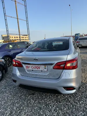 Nissan Sentra 2018 Silver