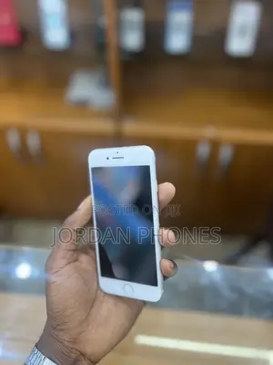Apple iPhone 7 32 GB Silver