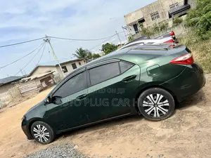 Toyota Corolla 2016 Green