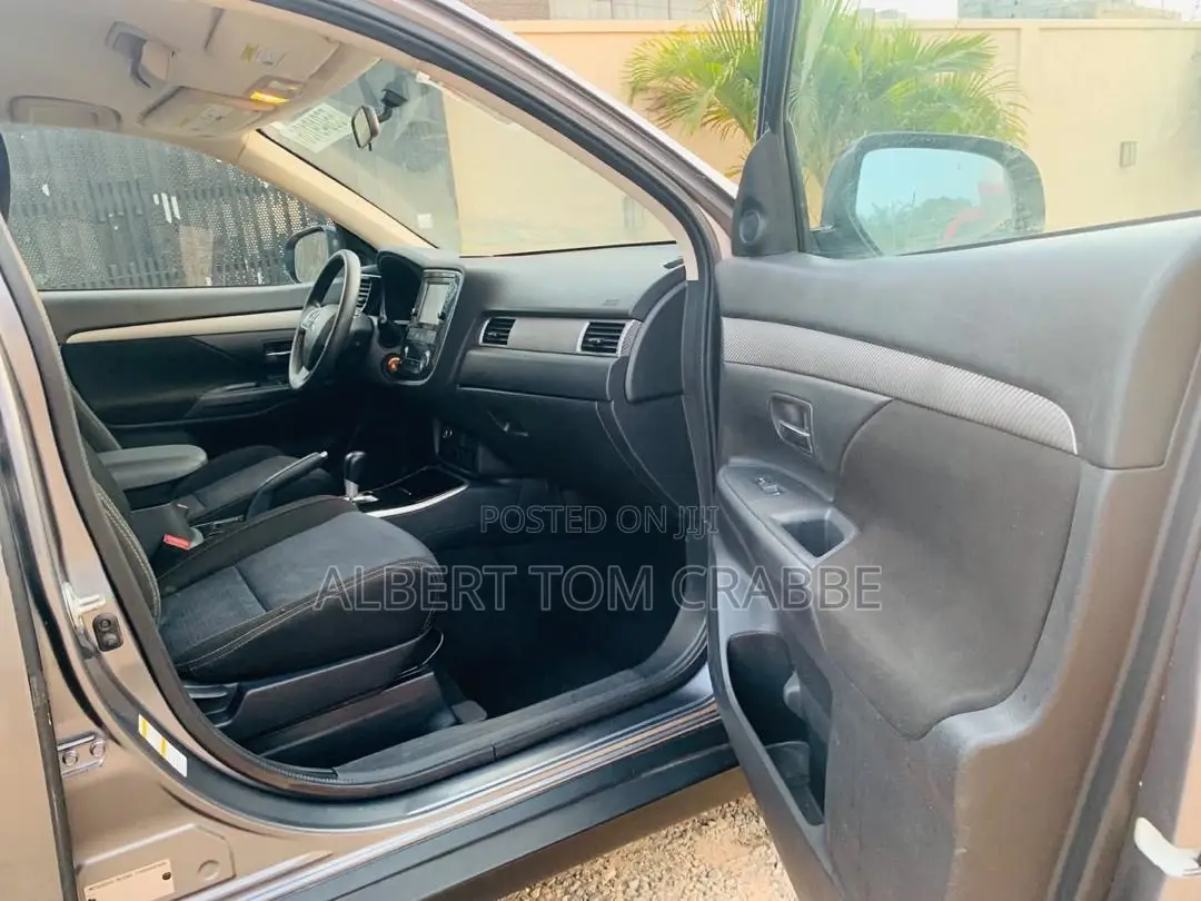 Mitsubishi Outlander 2018 Silver