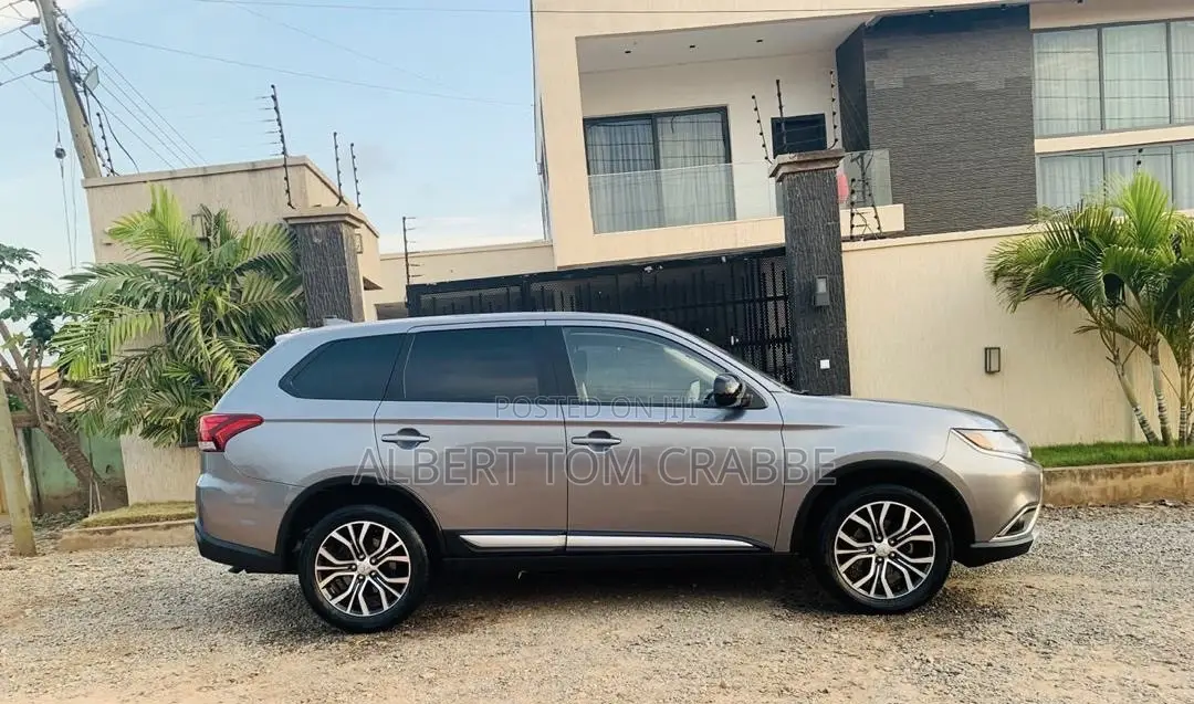 Mitsubishi Outlander 2018 Silver