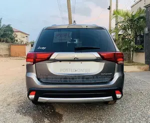 Mitsubishi Outlander 2018 Silver