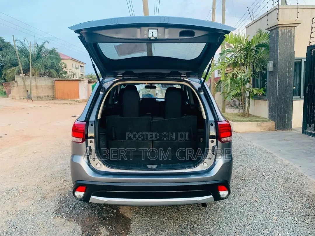Mitsubishi Outlander 2018 Silver