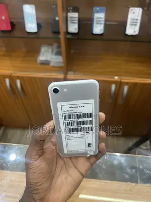 Apple iPhone 7 32 GB Silver
