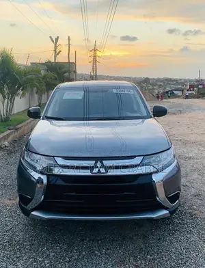 Mitsubishi Outlander 2018 Silver