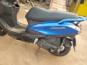 Yamaha 2022 Blue