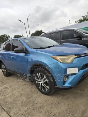 Toyota RAV4 LE 4dr SUV (2.5L 4cyl 6A) 2018 Blue
