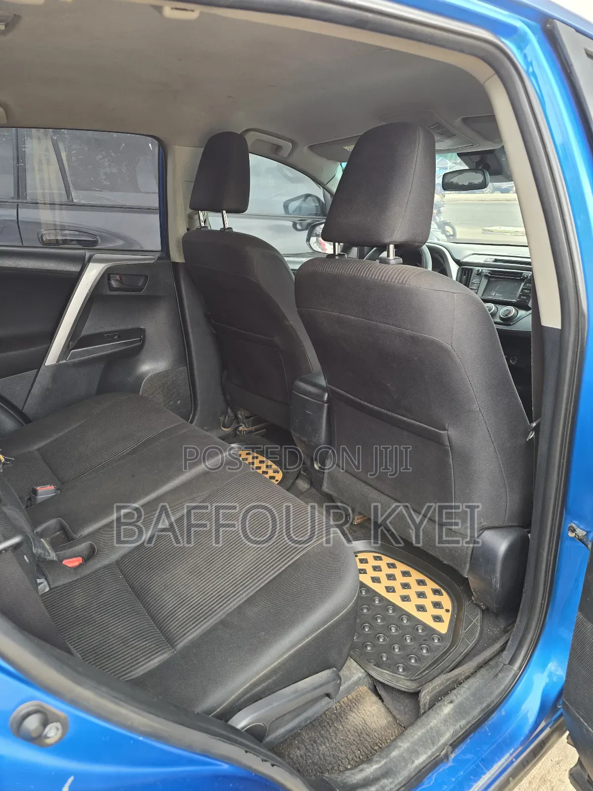 Toyota RAV4 LE 4dr SUV (2.5L 4cyl 6A) 2018 Blue
