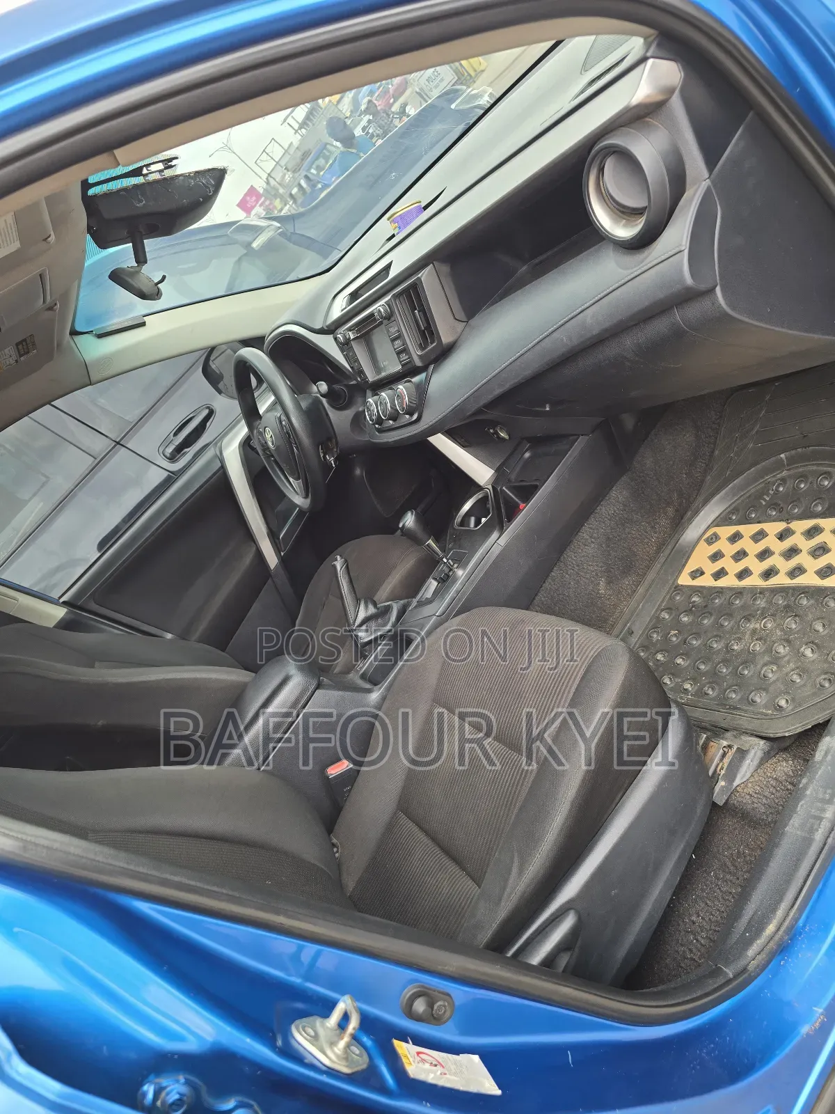 Toyota RAV4 LE 4dr SUV (2.5L 4cyl 6A) 2018 Blue