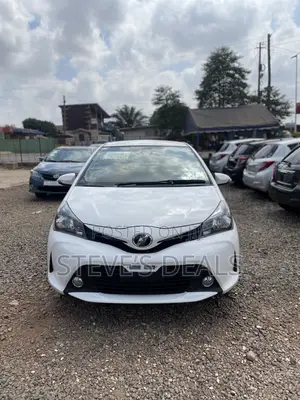 Toyota Vitz 1.3 FWD 5dr 2015 White