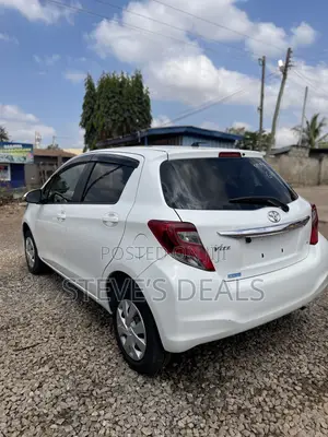 Toyota Vitz 1.3 FWD 5dr 2015 White