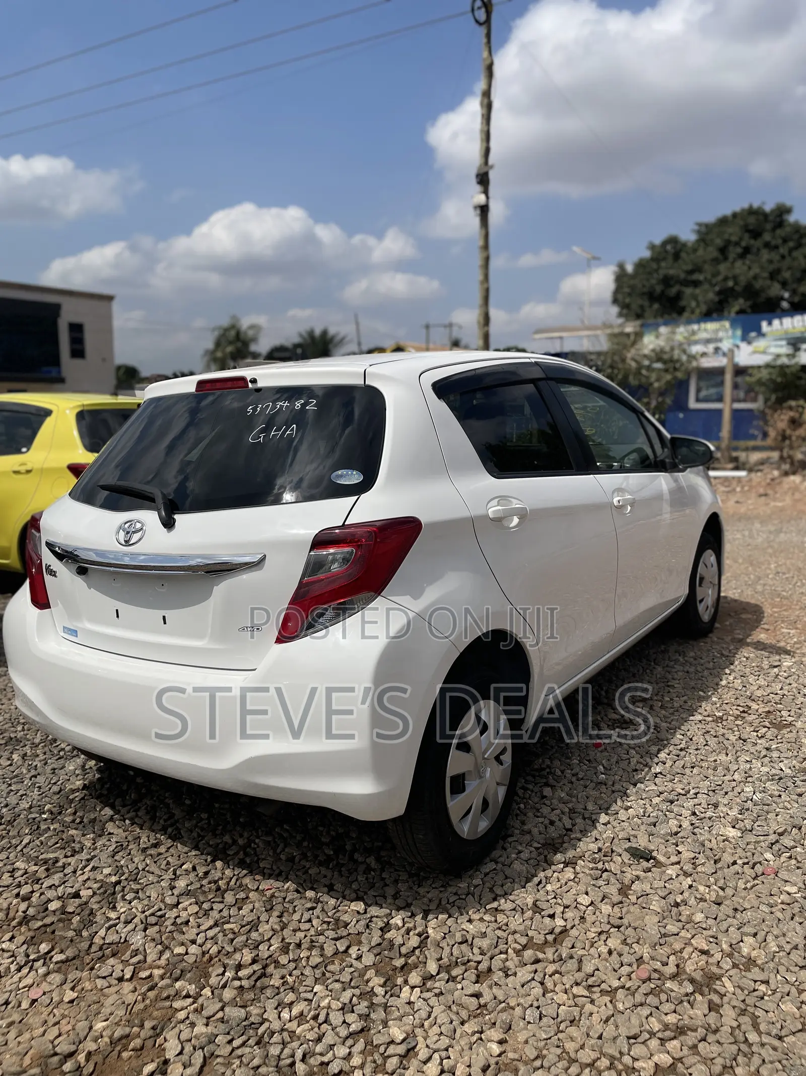 Toyota Vitz 1.3 FWD 5dr 2015 White