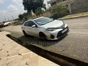 Toyota Corolla XSE (1.8L 4cyl 2A) 2019 Gray