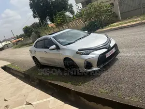 Toyota Corolla XSE (1.8L 4cyl 2A) 2019 Gray