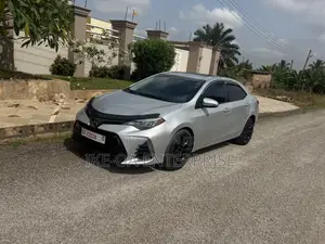 Toyota Corolla XSE (1.8L 4cyl 2A) 2019 Gray