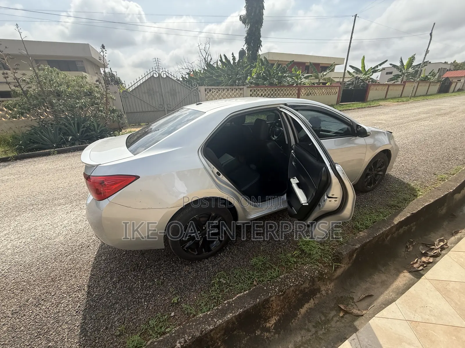 Toyota Corolla XSE (1.8L 4cyl 2A) 2019 Gray