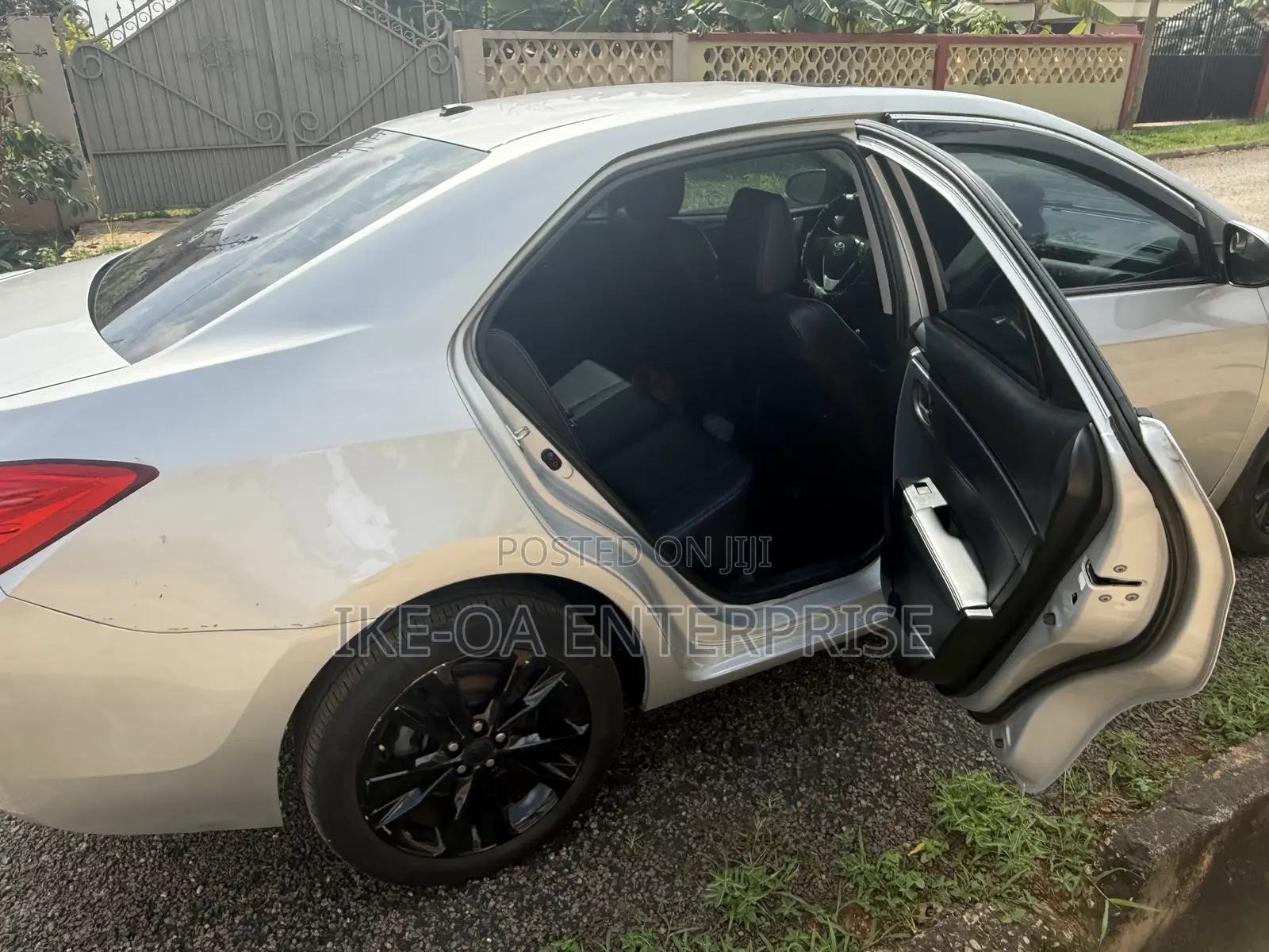Toyota Corolla XSE (1.8L 4cyl 2A) 2019 Gray