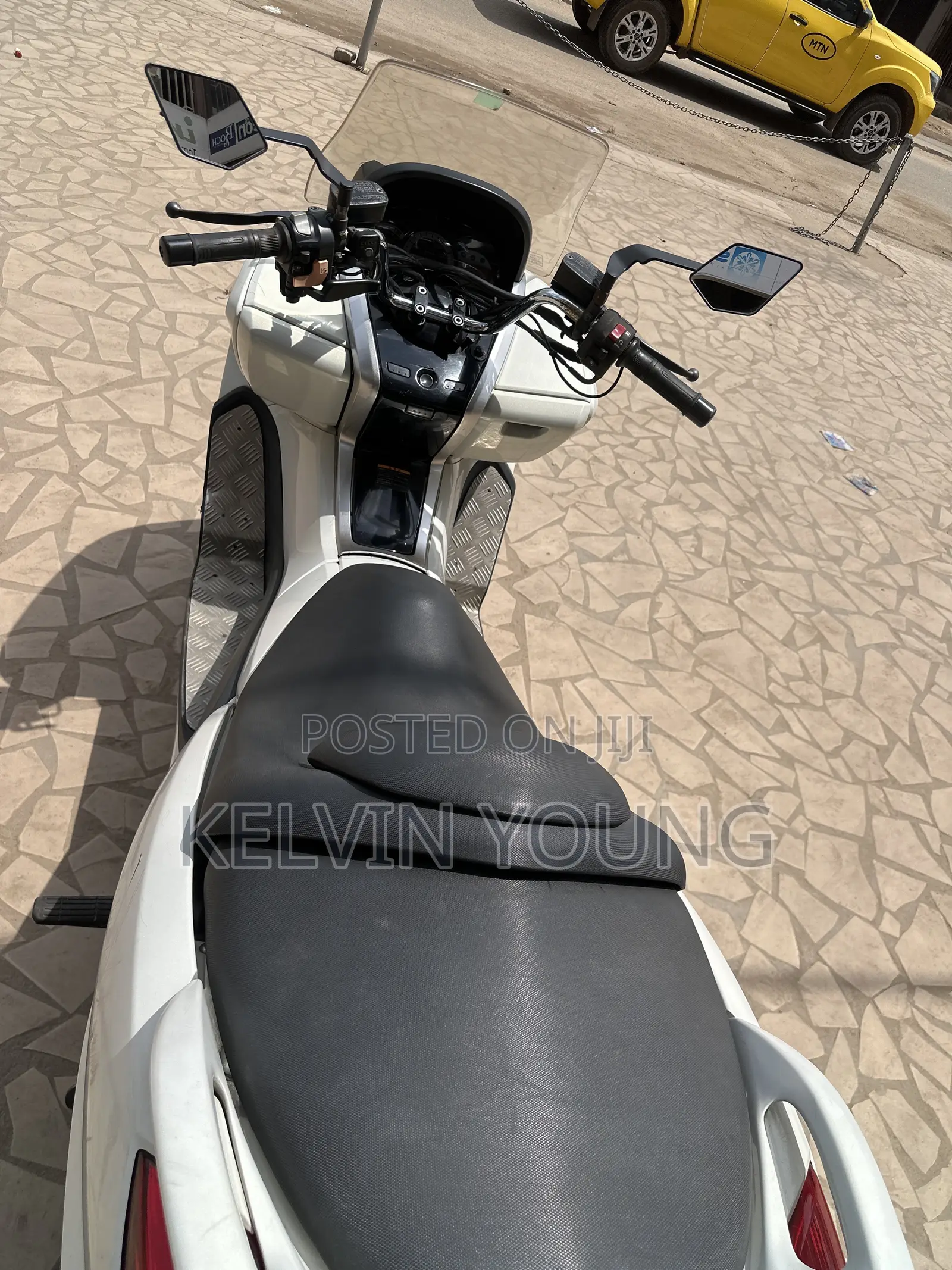 Yamaha Majesty 2017 White