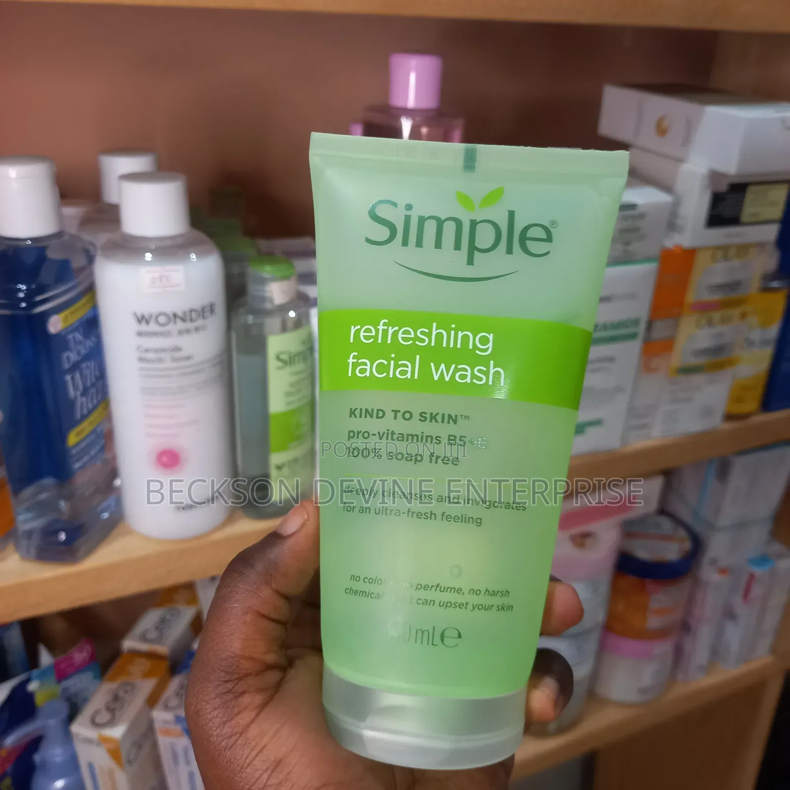 Simple Moisturising Facial Wash 150ml
