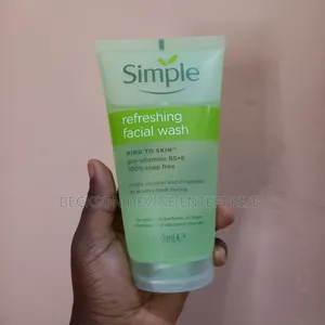 Simple Moisturising Facial Wash 150ml
