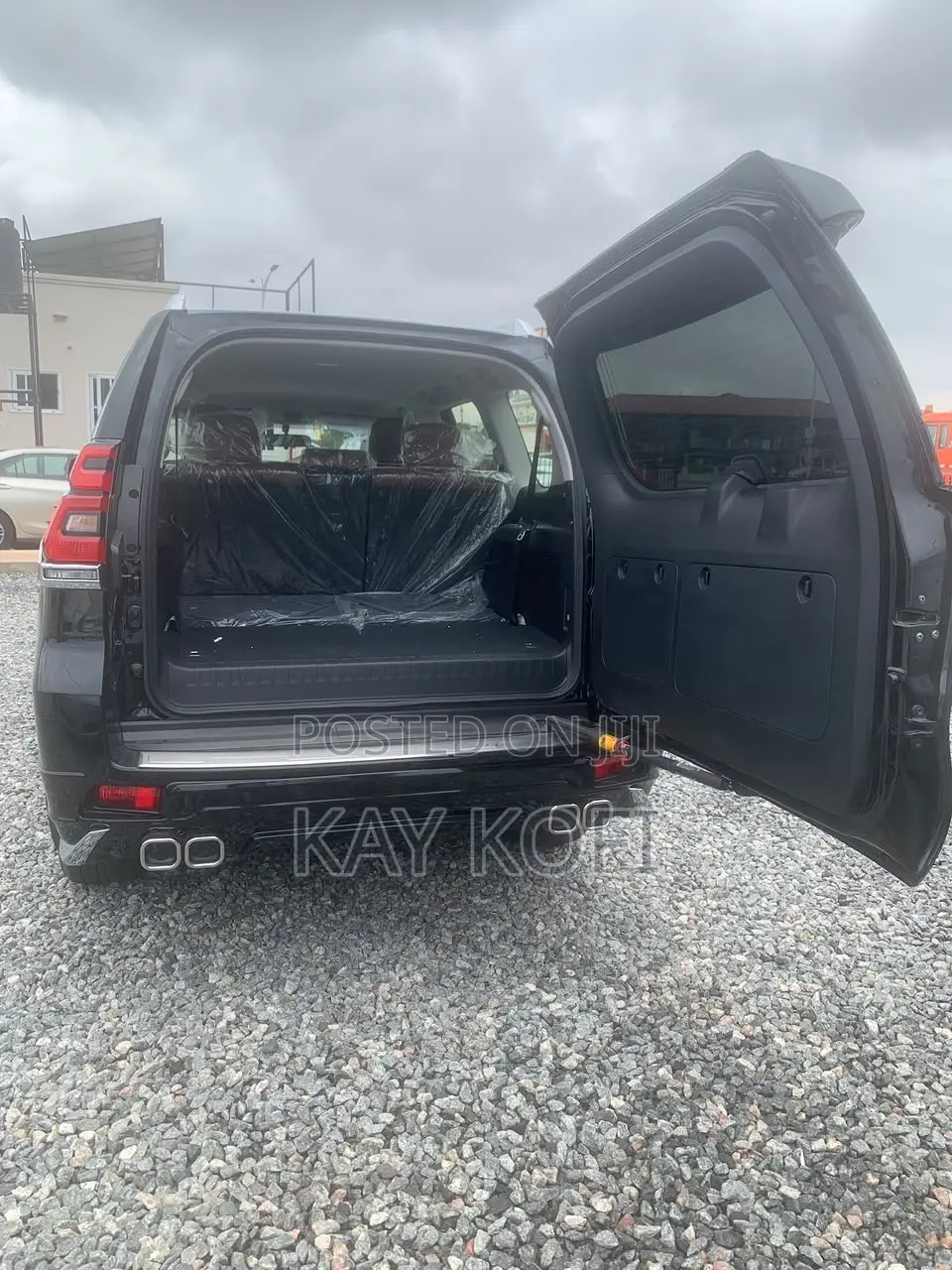 New Toyota Land Cruiser Prado 2.7 2023 Black