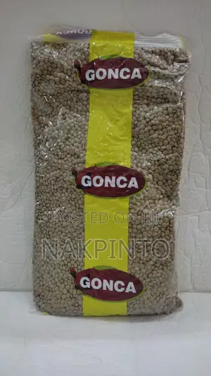 Whole Red Lentils. Green Lentils