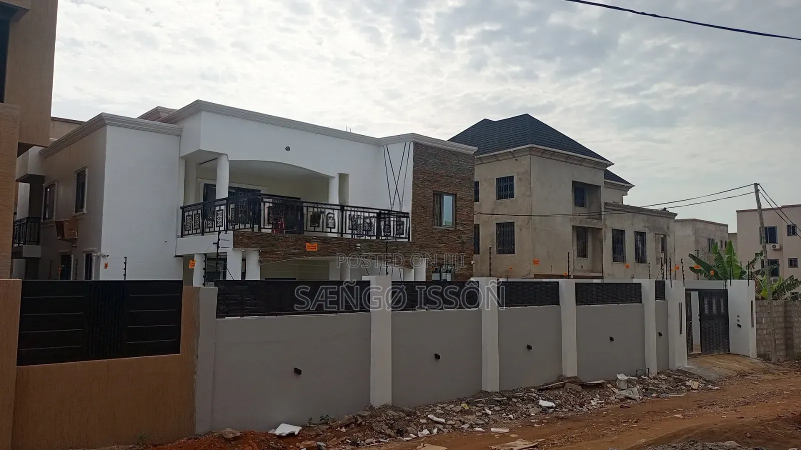Furnished 4bdrm Mansion in Jellel City, Madina for sale
