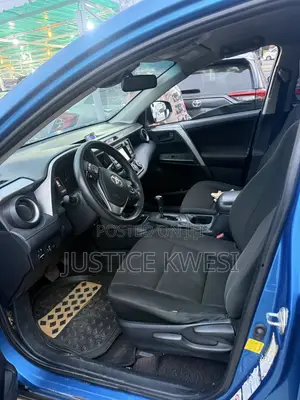 Toyota RAV4 LE 4dr SUV (2.5L 4cyl 6A) 2018 Blue