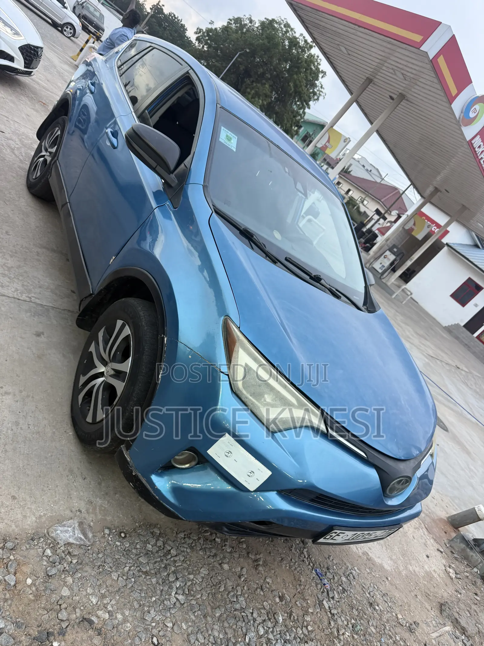 Toyota RAV4 LE 4dr SUV (2.5L 4cyl 6A) 2018 Blue