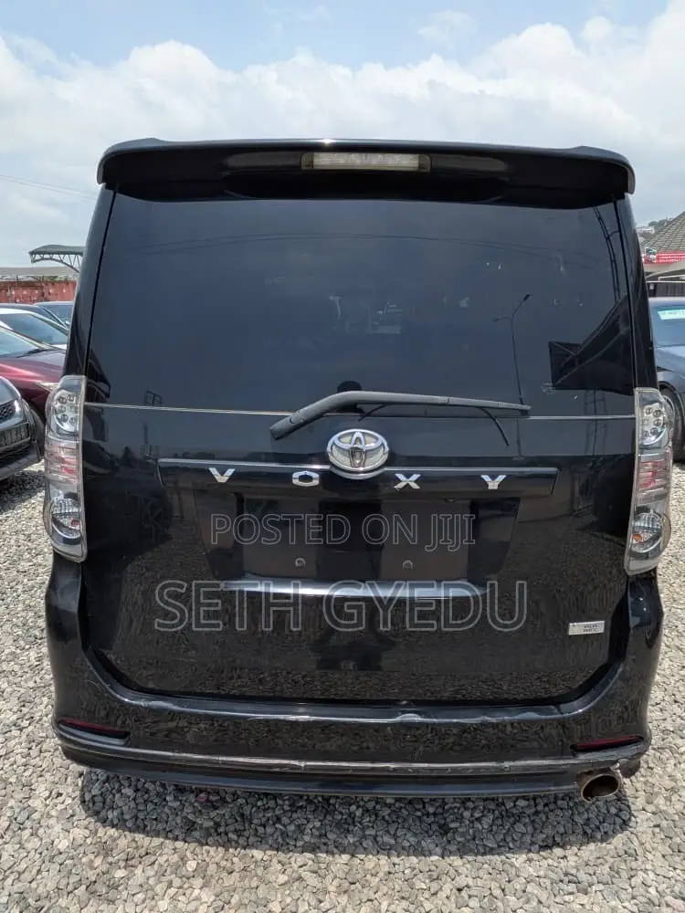 Toyota Voxy 2015 Black