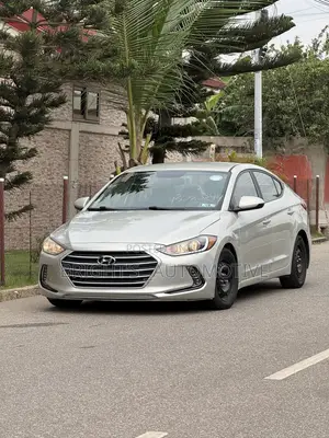Hyundai Elantra SE 2018 Yellow