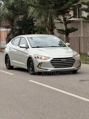 Hyundai Elantra SE 2018 Yellow