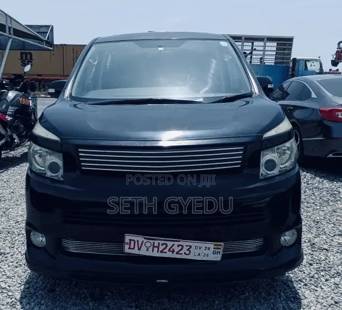 Toyota Voxy 2015 Black