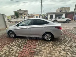 Hyundai Accent SE Sedan 2017 Silver