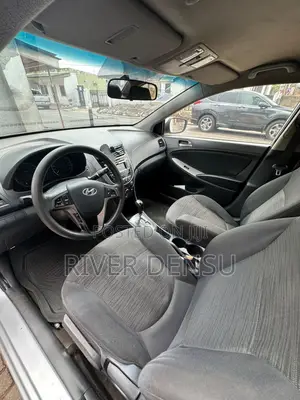 Hyundai Accent SE Sedan 2017 Silver