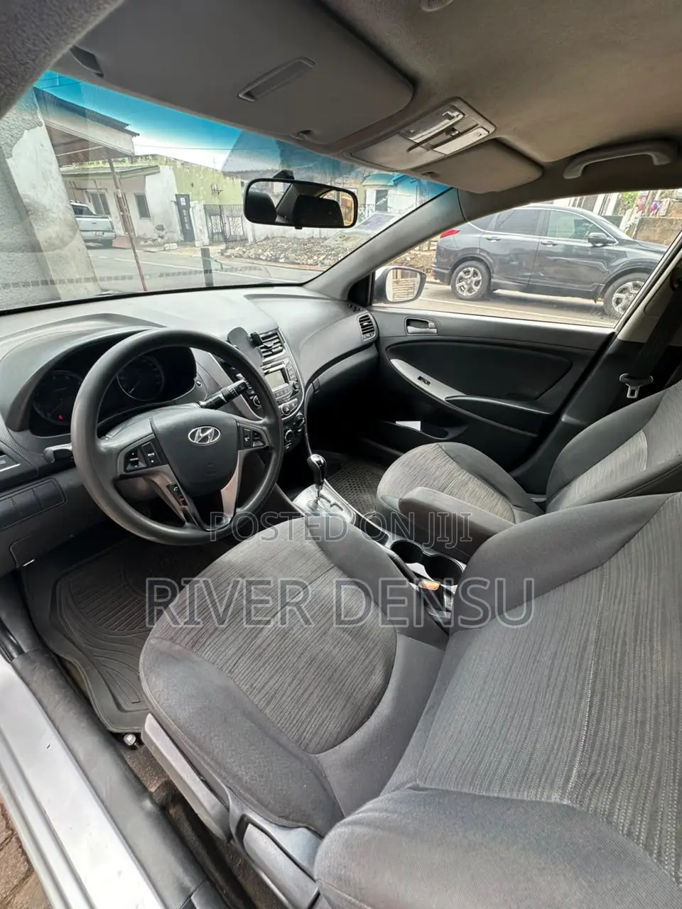 Hyundai Accent SE Sedan 2017 Silver