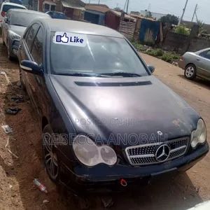 Mercedes-Benz C200 2009 Black