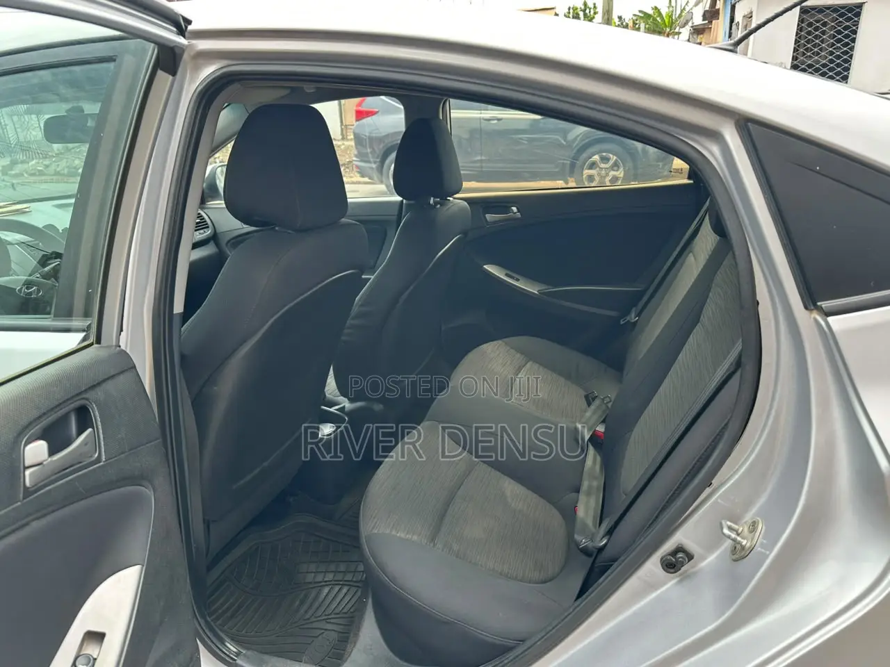 Hyundai Accent SE Sedan 2017 Silver