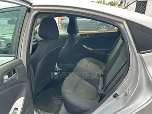 Hyundai Accent SE Sedan 2017 Silver