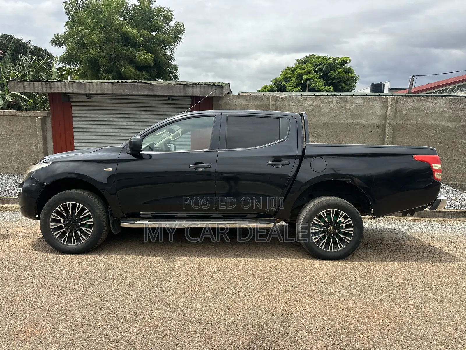 Mitsubishi L200 Club Cab 2.2 4WD 2016 Black