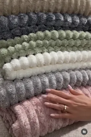 High Quality Heavy Comfy Cozy Plush Soft Blanket Available in 2 Design
