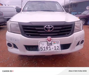 Toyota Hilux 2.5 D-4D 4X4 SRX 2012 White